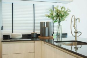 rolety plisowane w kuchni